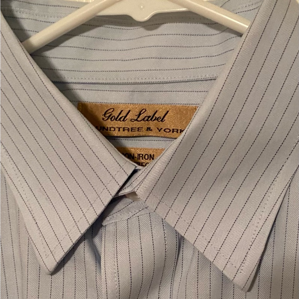 Medium Gold label men’s button up short sleeve